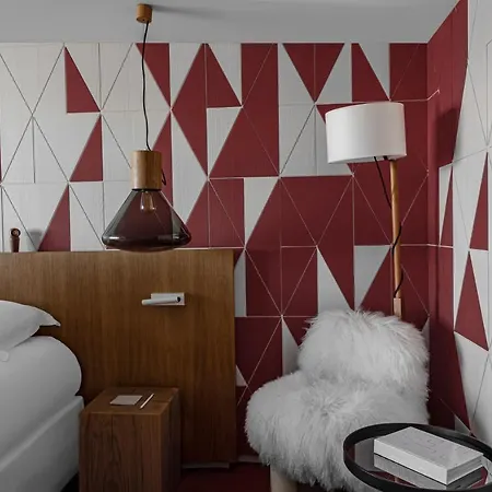 ホテル White 1921