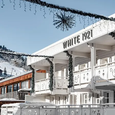 White 1921 Szálloda Courchevel